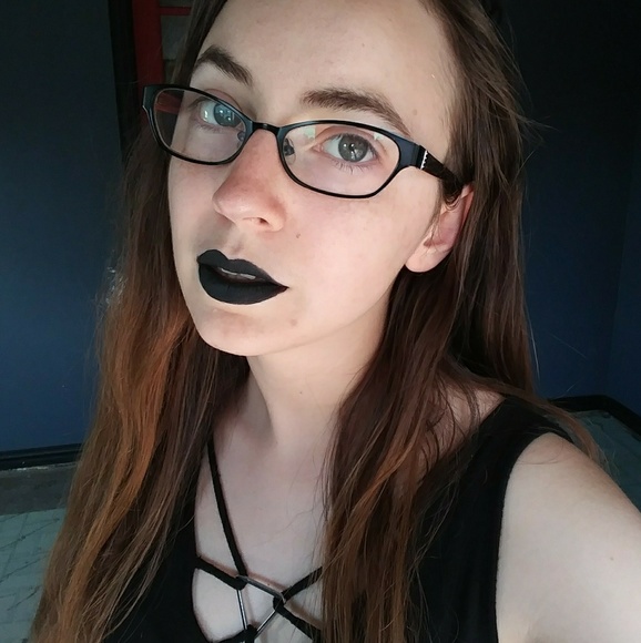 Meet your Seller, Asriona! - Picture 3 of 6